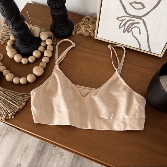Other - SOLD ❌ SEAMLESS NUDE BRALETTE